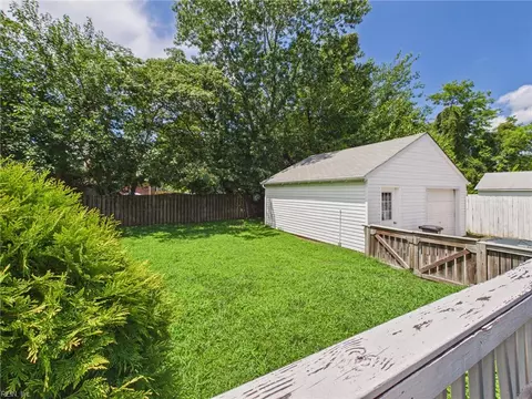 Exterior - 125 Eggleston Ave, Hampton, VA 23669 photo 12 of 13