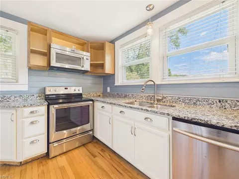 Kitchen - 125 Eggleston Ave, Hampton, VA 23669 photo 2 of 4