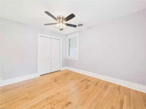 Bedroom - 125 Eggleston Ave, Hampton, VA 23669 photo 5 of 10