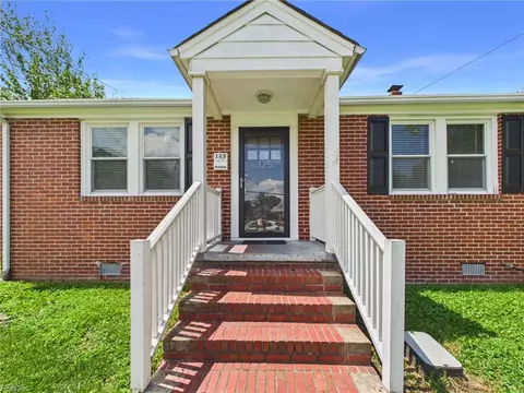 Exterior - 125 Eggleston Ave, Hampton, VA 23669 photo 3 of 13