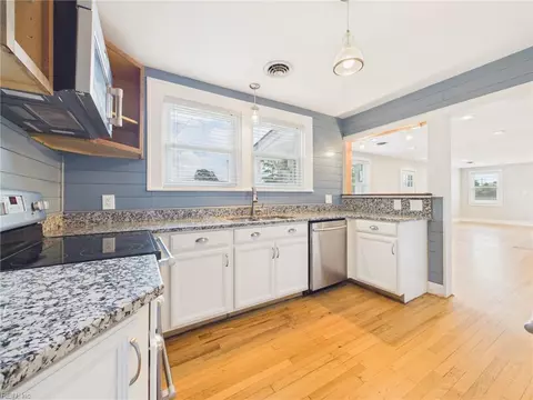 Kitchen - 125 Eggleston Ave, Hampton, VA 23669 photo 4 of 4
