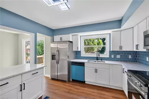 Kitchen - 825 Weymouth Ter, Hampton, VA 23666 photo 3 of 4