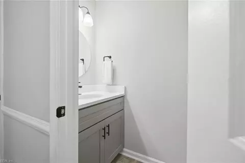 Entry Way - 25 Corwin Cir, Hampton, VA 23666 photo 2 of 2