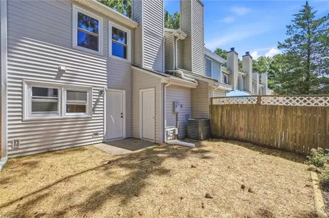 Exterior - 25 Corwin Cir, Hampton, VA 23666 photo 4 of 5