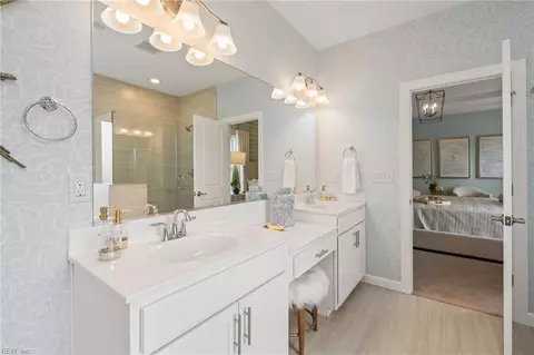 Bath - 2215 Nantucket Ave, Chesapeake, VA 23321 photo 2 of 4