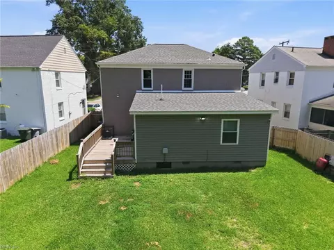 Exterior - 147 Armstrong Dr, Hampton, VA 23666 photo 4 of 7