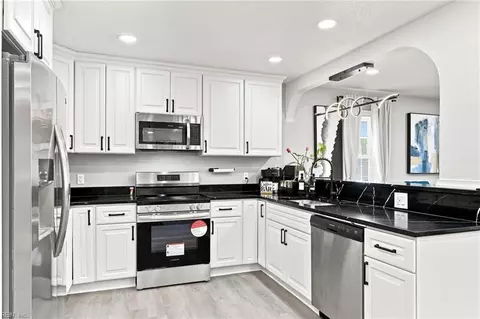 Kitchen - 147 Armstrong Dr, Hampton, VA 23666 photo 1 of 4