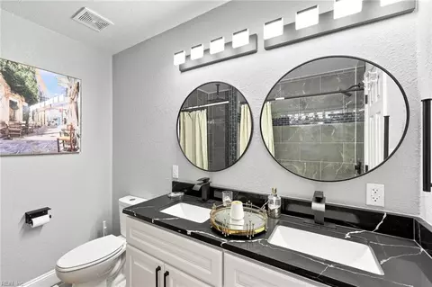 Bath - 147 Armstrong Dr, Hampton, VA 23666 photo 2 of 7