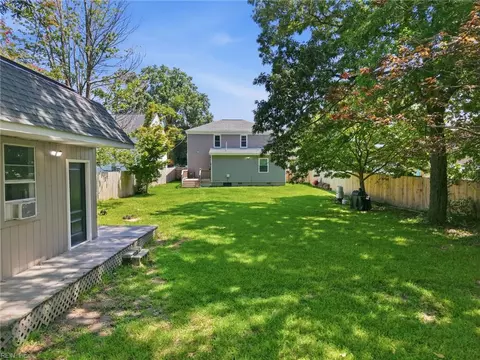 Exterior - 147 Armstrong Dr, Hampton, VA 23666 photo 5 of 7