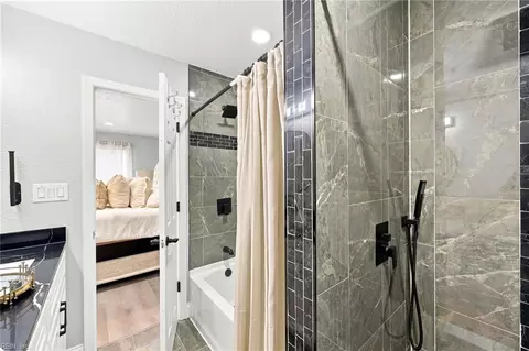 Bath - 147 Armstrong Dr, Hampton, VA 23666 photo 3 of 7