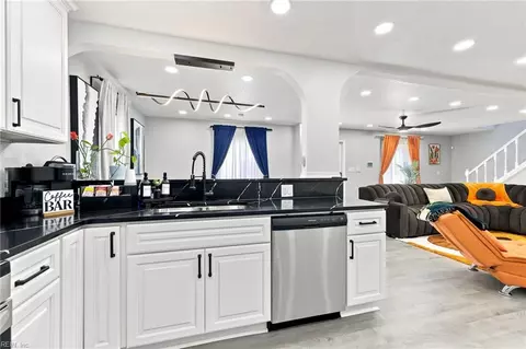 Kitchen - 147 Armstrong Dr, Hampton, VA 23666 photo 4 of 4