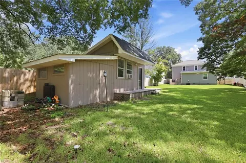 Exterior - 147 Armstrong Dr, Hampton, VA 23666 photo 7 of 7