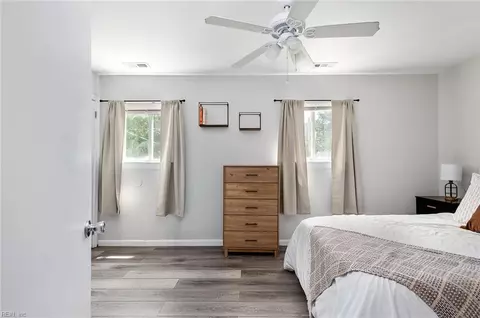 Bedroom - 29 Ireland St, Hampton, VA 23663 photo 2 of 2