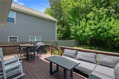 Exterior - 29 Ireland St, Hampton, VA 23663 photo 2 of 4