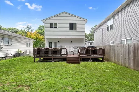 Exterior - 29 Ireland St, Hampton, VA 23663 photo 5 of 6
