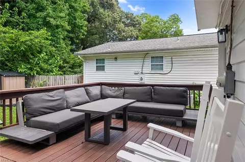 Exterior - 29 Ireland St, Hampton, VA 23663 photo 2 of 6