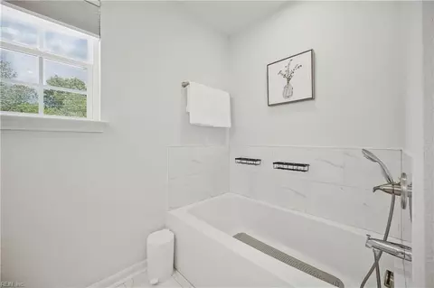 Bath - 245 Clifton St, Hampton, VA 23661 photo 2 of 3