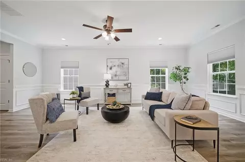Living - 245 Clifton St, Hampton, VA 23661 photo 1 of 3