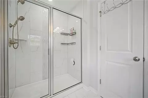 Bath - 245 Clifton St, Hampton, VA 23661 photo 3 of 3