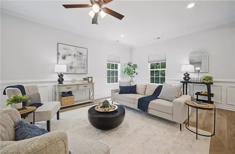 Living - 245 Clifton St, Hampton, VA 23661 photo 2 of 3