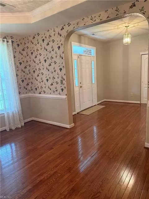 Entry Way - 8776 Adams Dr E, Suffolk, VA 23433 photo 4 of 7