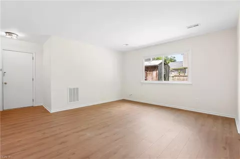 Living - 38 Rendon Dr, Hampton, VA 23666 photo 3 of 3