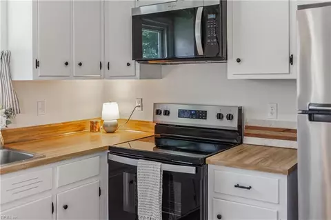 Kitchen - 38 Rendon Dr, Hampton, VA 23666 photo 1 of 6