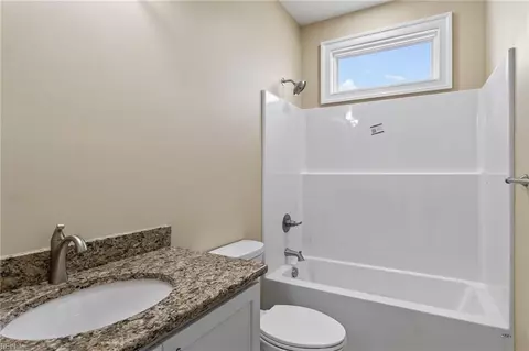 Bath - 24 Brough Ln, Hampton, VA 23669 photo 4 of 5