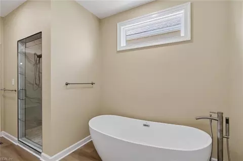 Bath - 24 Brough Ln, Hampton, VA 23669 photo 1 of 5