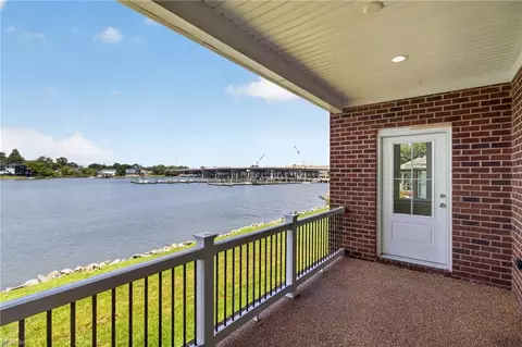 Exterior - 24 Brough Ln, Hampton, VA 23669 photo 3 of 4