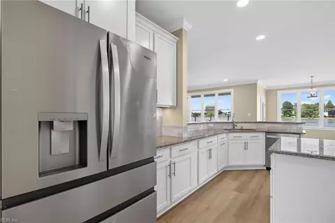 Kitchen - 24 Brough Ln, Hampton, VA 23669 photo 2 of 5