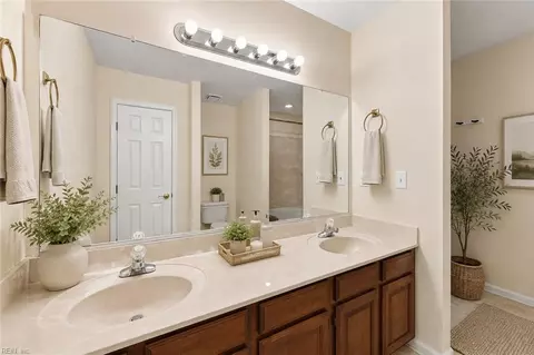 Bath - 1 Loquat Pl, Hampton, VA 23666 photo 1 of 4