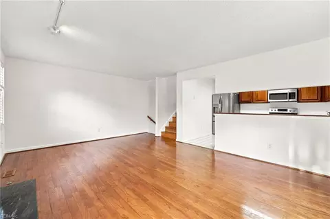 Living - 1 Loquat Pl, Hampton, VA 23666 photo 4 of 5