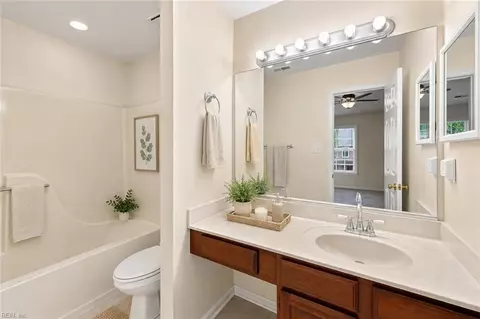 Bath - 1 Loquat Pl, Hampton, VA 23666 photo 3 of 4