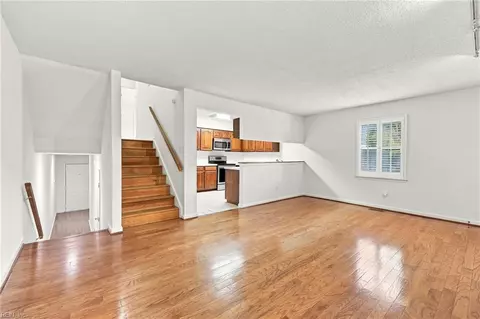 Living - 1 Loquat Pl, Hampton, VA 23666 photo 3 of 5