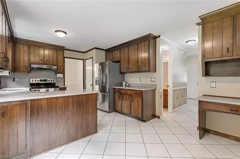 Kitchen - 22 Charlene Loop, Hampton, VA 23666 photo 4 of 4