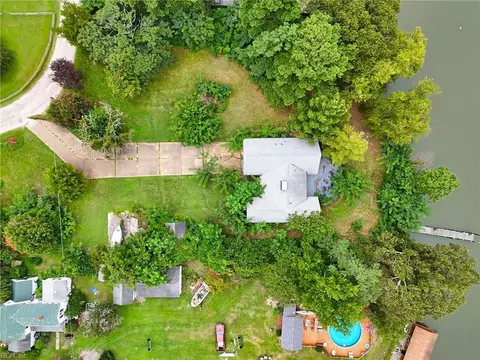 View/Area - 7763 Jordan Rd, Gloucester Point, VA 23062 photo 7 of 7