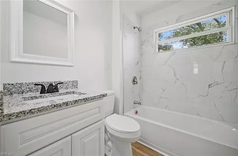 Bath - 1830 Beall Dr, Hampton, VA 23663 photo 1 of 4