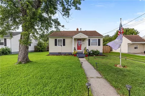 215 Castlewood Rd, Portsmouth, VA 23702