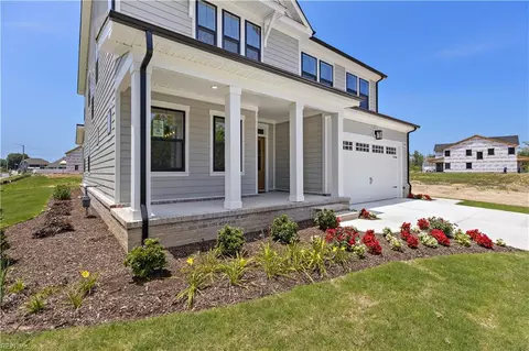 Exterior - 316 Riverview Rd, Chesapeake, VA 23322 photo 3 of 5