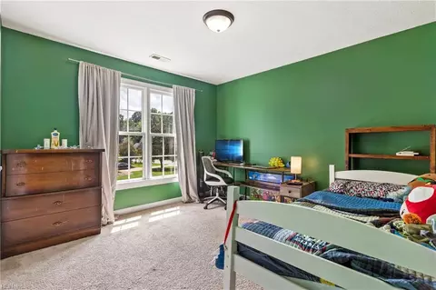 Bedroom - 20711 Creekside Dr, Smithfield, VA 23430 photo 3 of 4