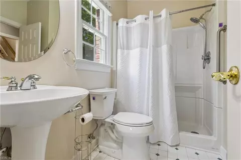 Bath - 20711 Creekside Dr, Smithfield, VA 23430 photo 1 of 3