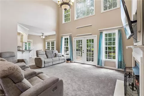 Living - 20711 Creekside Dr, Smithfield, VA 23430 photo 1 of 2
