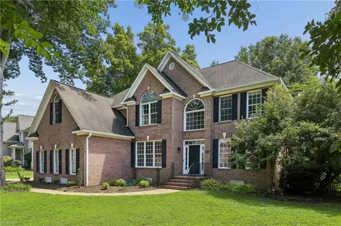 Exterior - 20711 Creekside Dr, Smithfield, VA 23430 photo 2 of 7