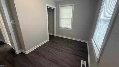 136 Mapleshade Ave, Norfolk, VA 23505 photo 8