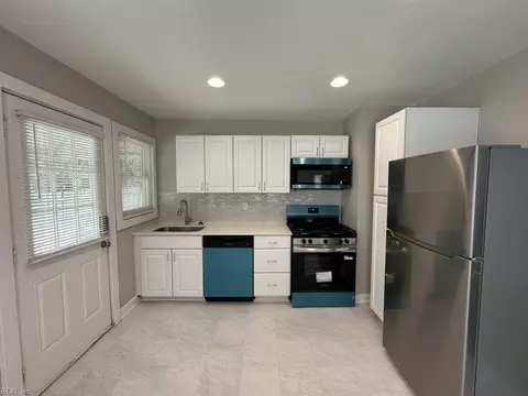 136 Mapleshade Ave, Norfolk, VA 23505 photo 3