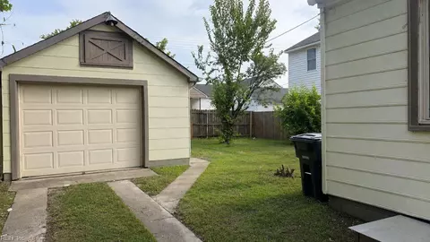 136 Mapleshade Ave, Norfolk, VA 23505 photo 9