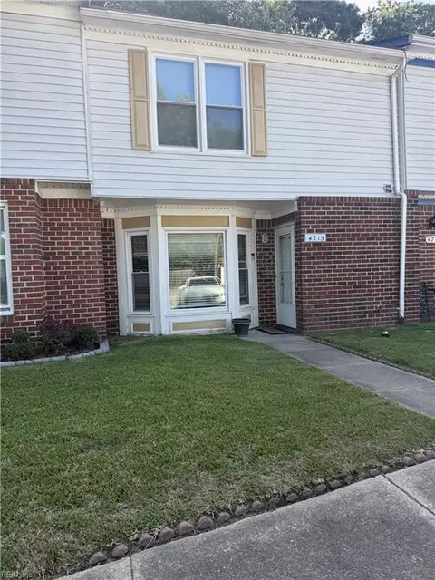 4215 Morgate Ln, Portsmouth, VA 23703