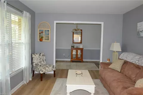 Living - 940 Saddleback Trail Rd, Chesapeake, VA 23322 photo 1 of 1