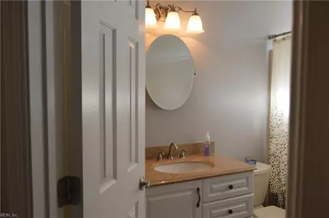 Bath - 940 Saddleback Trail Rd, Chesapeake, VA 23322 photo 2 of 2